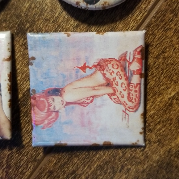 Bettie Page Pin Bundle - Picture 3 of 5